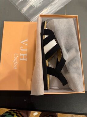 VJH Confort Black Elastic-Strap Women's Sandal